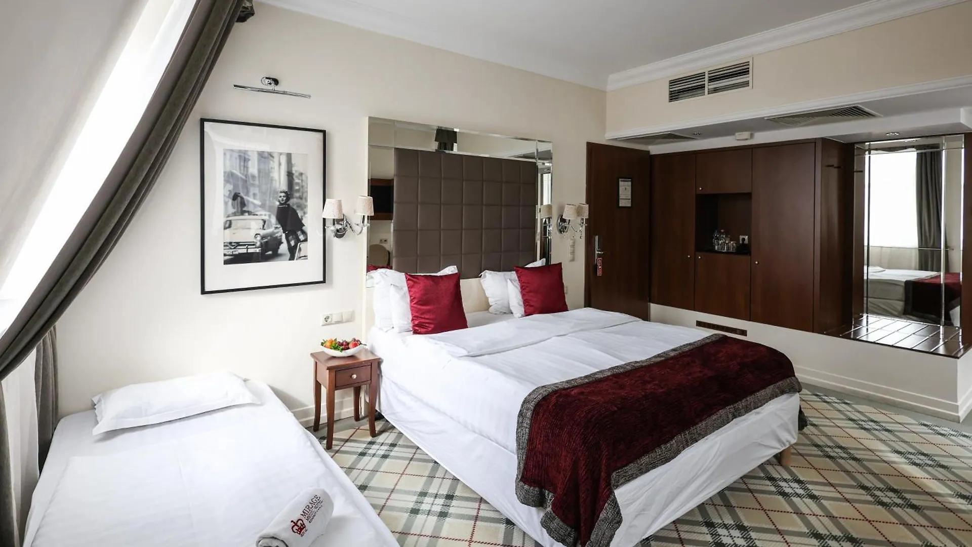 Mirage Medic Hotel Βουδαπέστη 4*,
